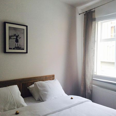 2 Balozi Otel Kuldīga Oda fotoğraf