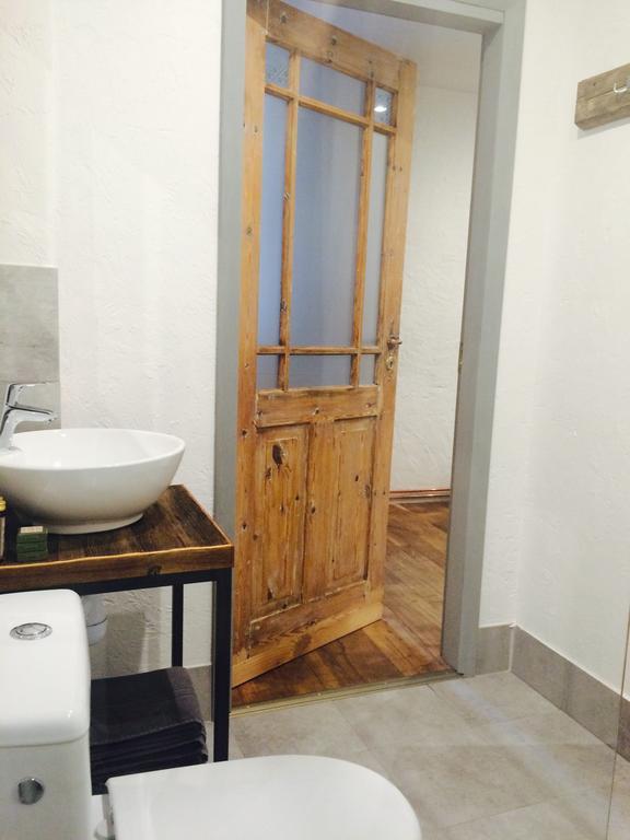 2 Balozi Otel Kuldīga Oda fotoğraf